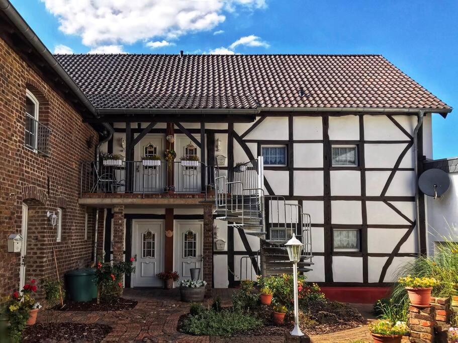 Geraeumige Fewo Fuer Bis Zu 6 Personen M. Ausblick! Mechernich Exterior photo